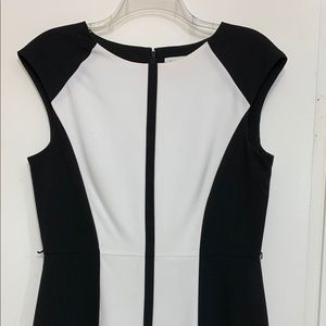 Calvin Klein Size 10 Black & White